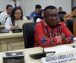 Agustinus Kambuaya Buktikan Papua Bisa Bicara di Senayan