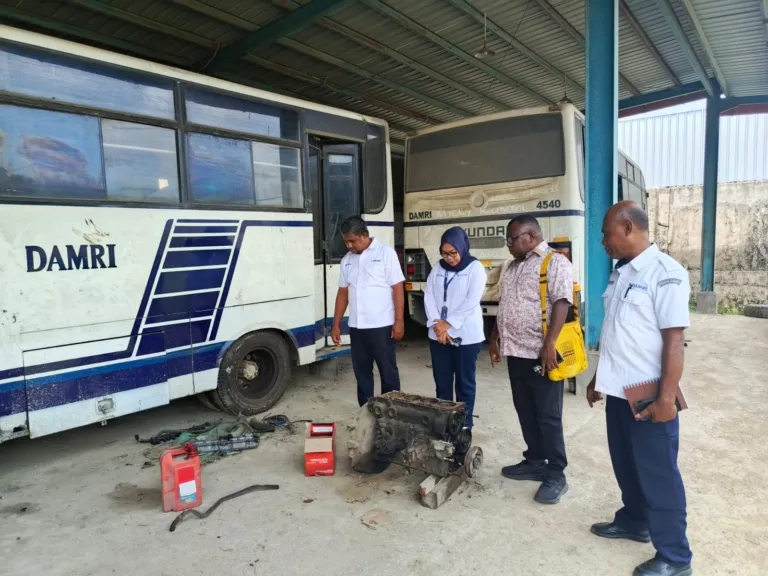 Senator ARK Kunjungi PERUM DAMRI, Bus Tua Butuh Armada Baru, Kantor Dan Terminal Layak